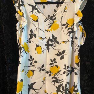 NWOT CAbi Bird Floral Flutter Sleeves  Blouse